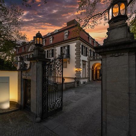 Schlosshotel Berlin Zewnętrze zdjęcie The gate of the villa