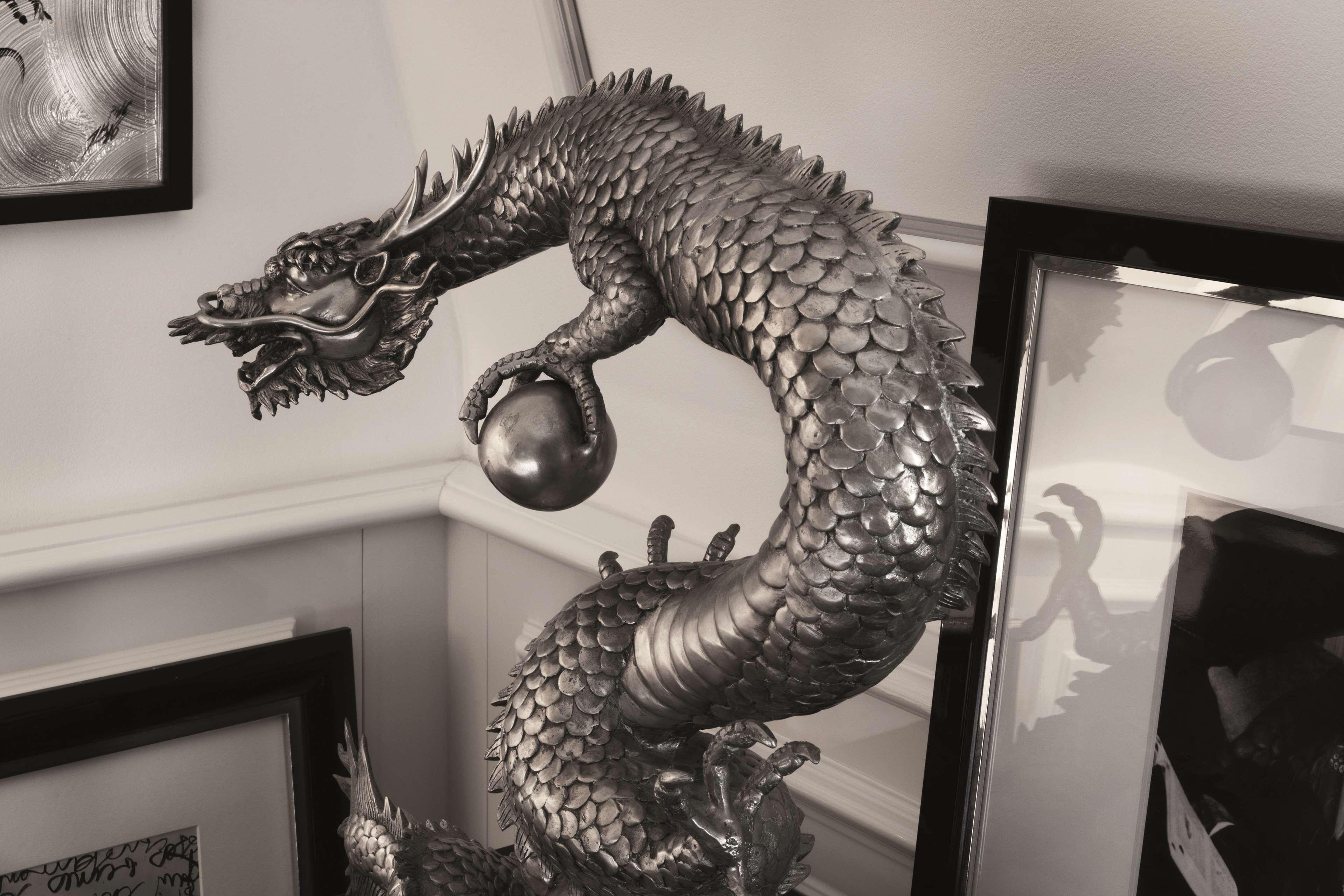 Schlosshotel Berlin Zewnętrze zdjęcie A dragon sculpture