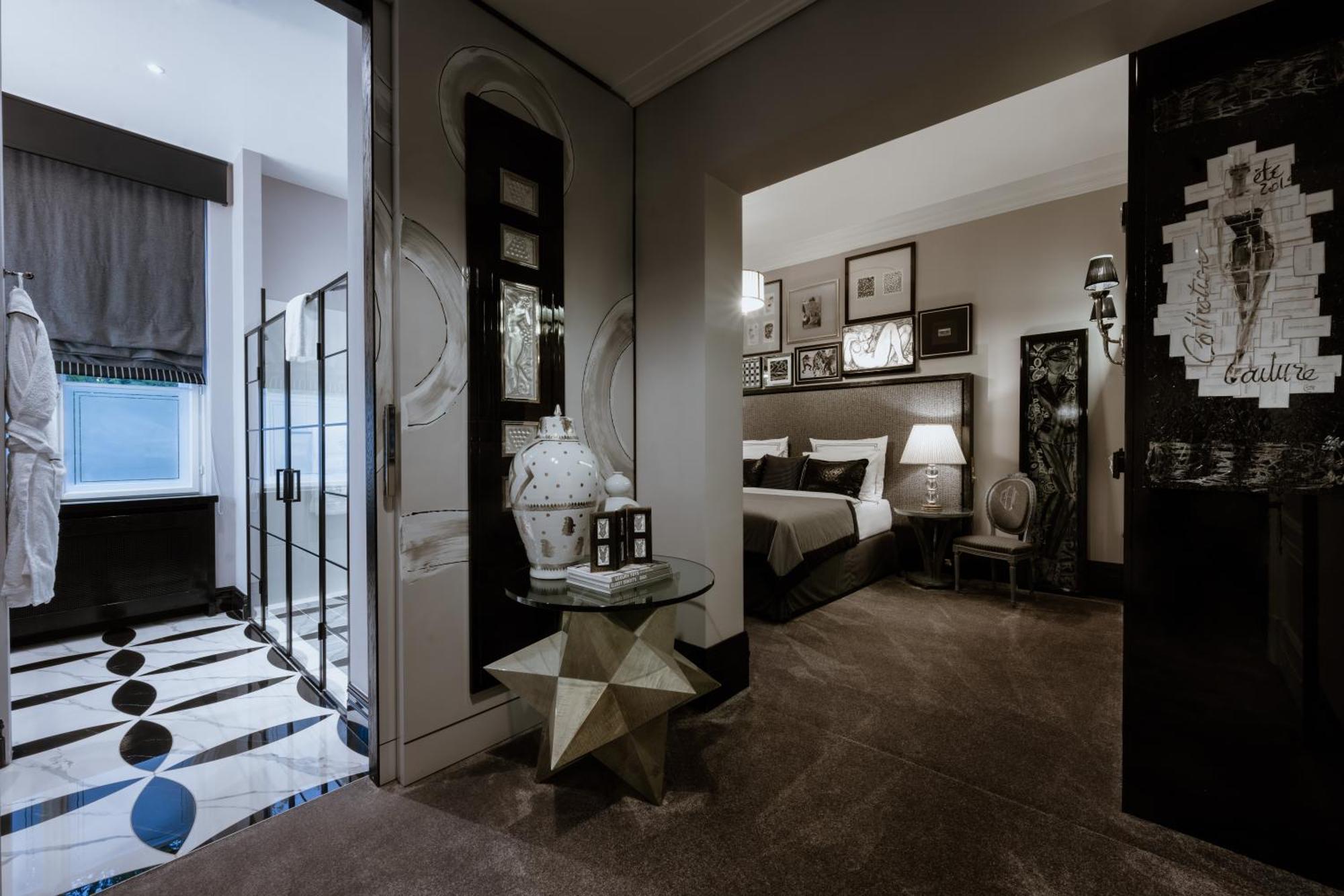 Schlosshotel Berlin Zewnętrze zdjęcie A suite at the Mandarin Oriental, Paris