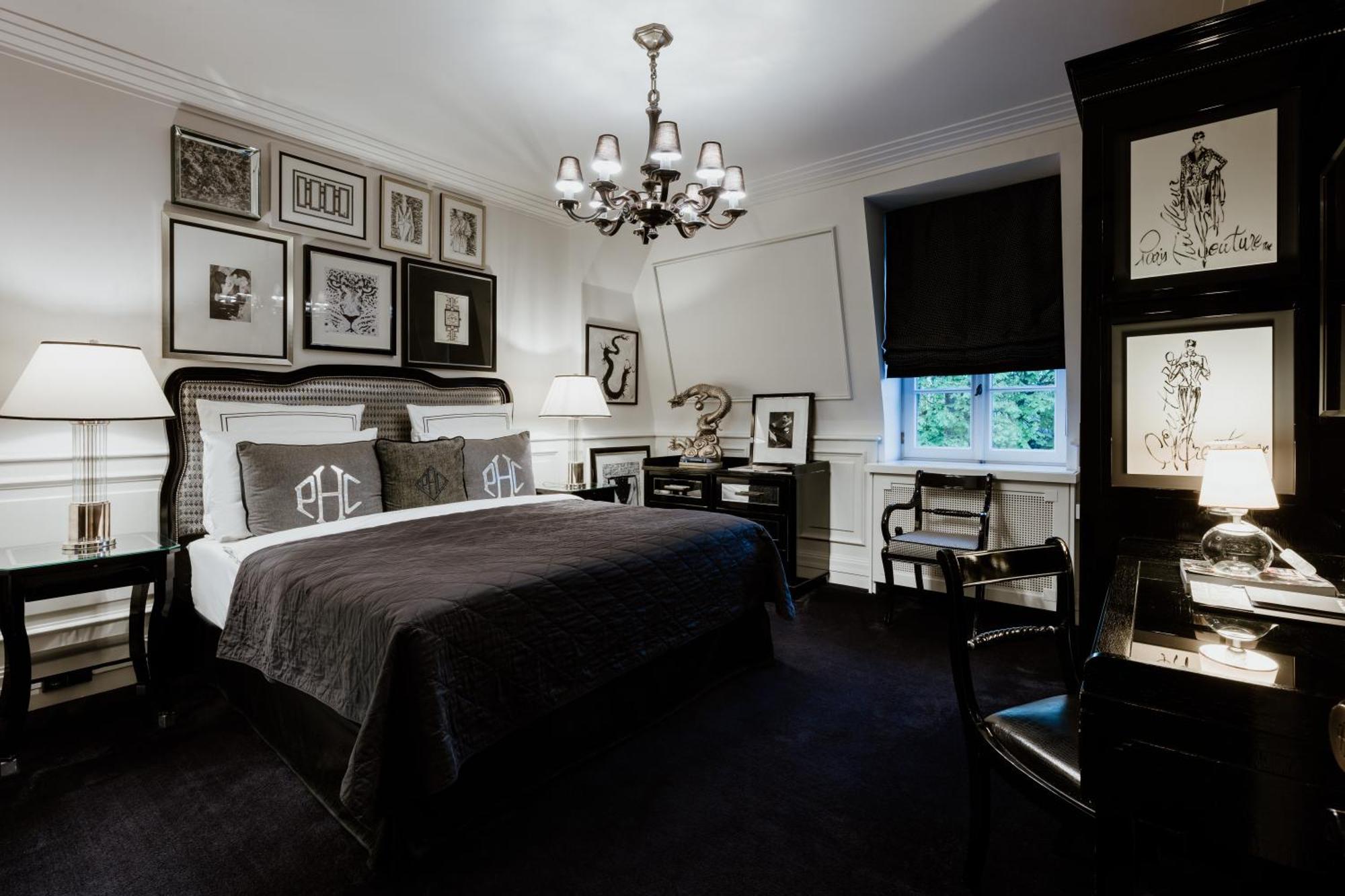 Schlosshotel Berlin Zewnętrze zdjęcie A bedroom at the hotel