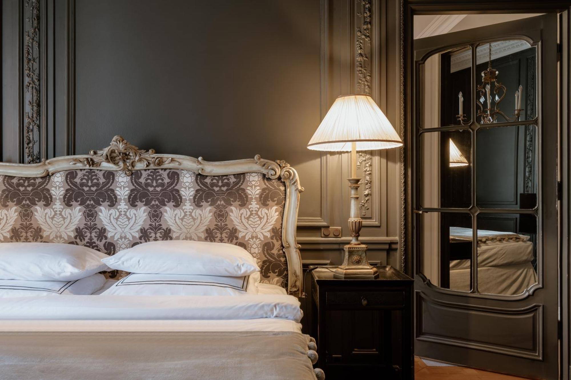 Schlosshotel Berlin Zewnętrze zdjęcie A bedroom at the hotel