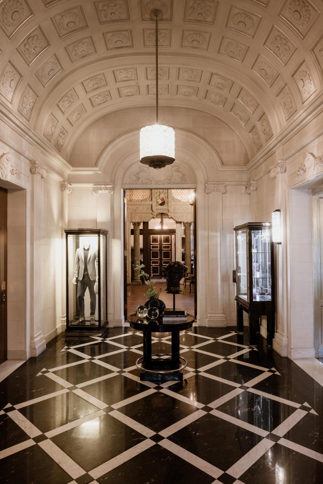 Schlosshotel Berlin Zewnętrze zdjęcie Ralph Lauren store in Paris