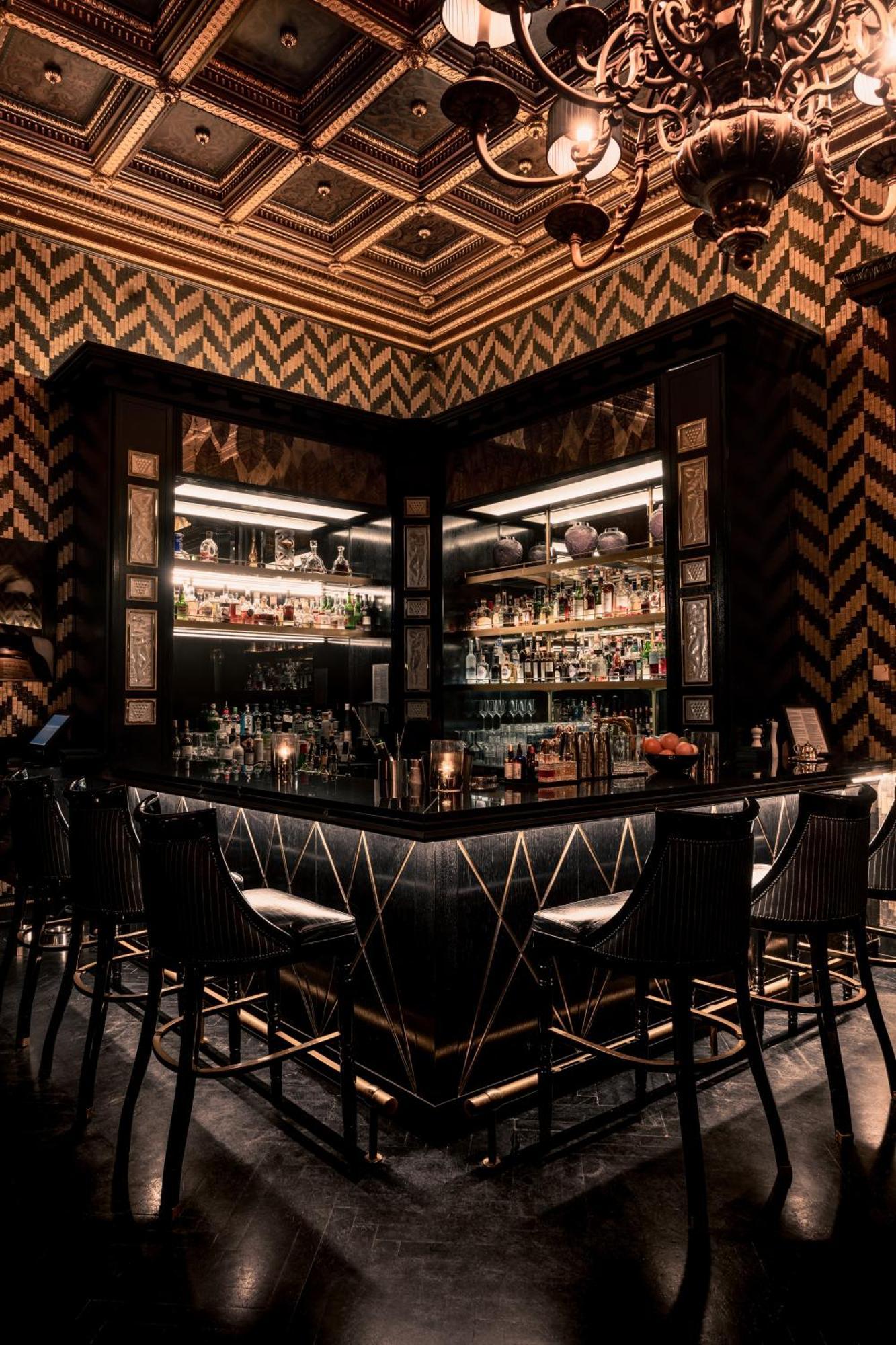 Schlosshotel Berlin Zewnętrze zdjęcie The bar at the London Edition